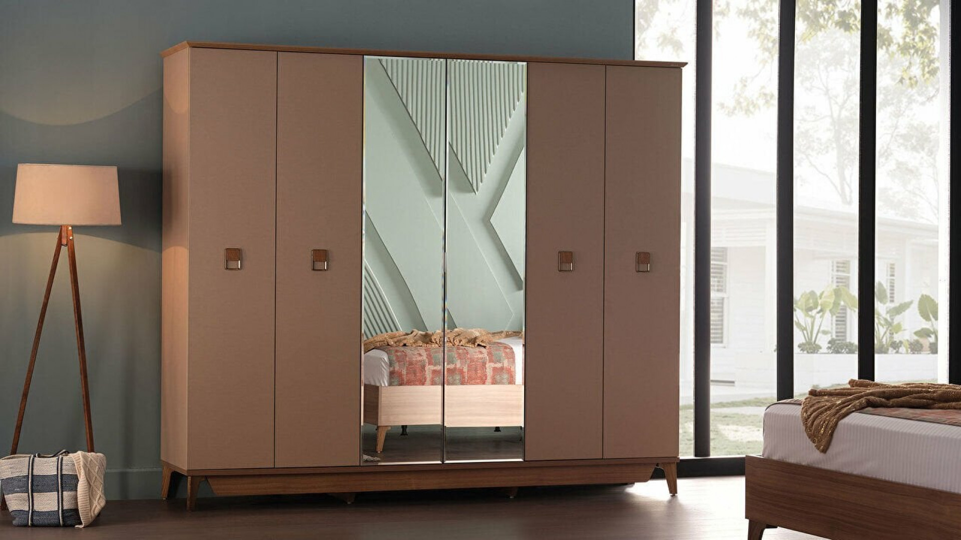 Alvis 6-türiger Schrank