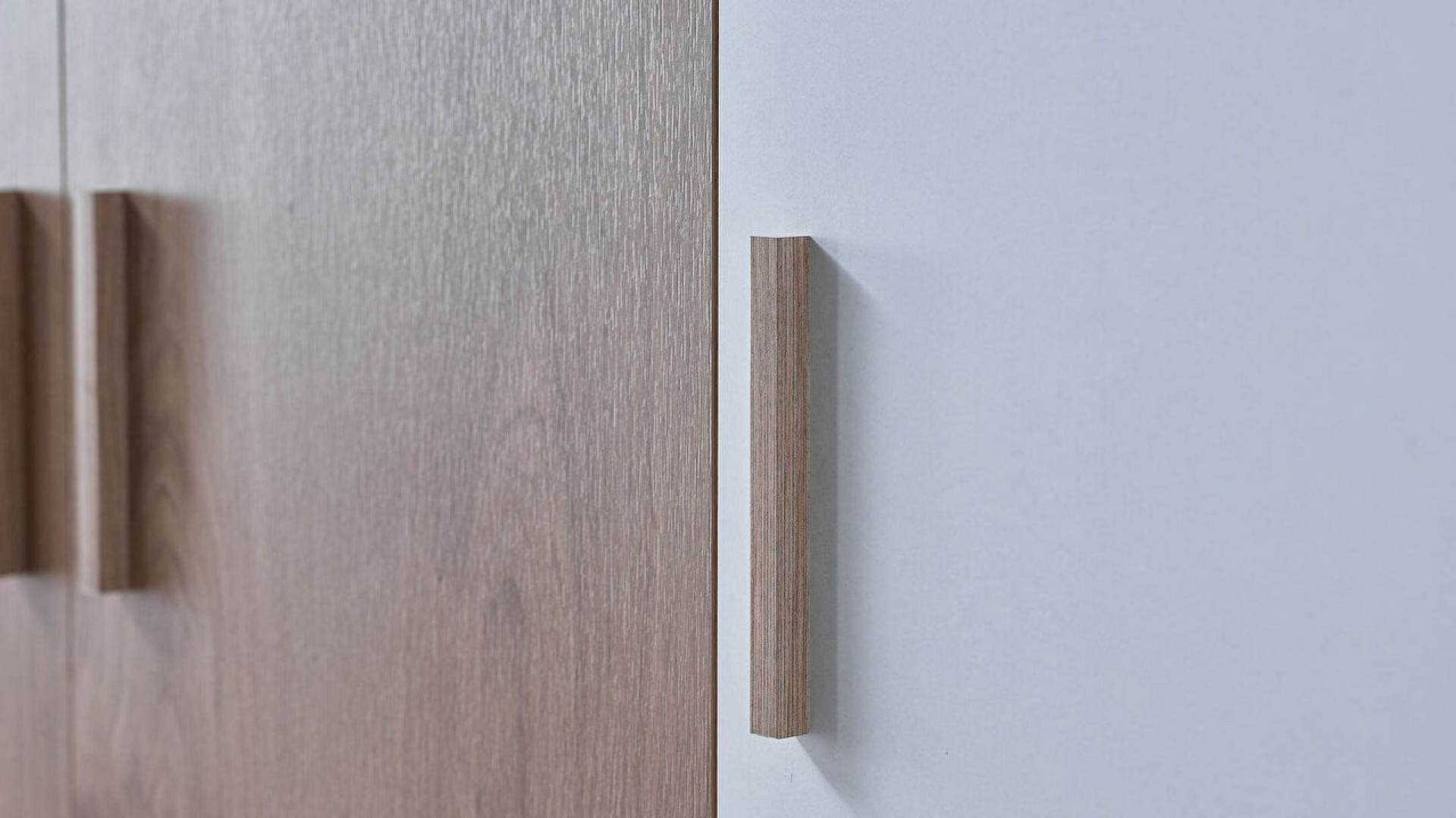 Carlo 3-türiger Kleiderschrank - Eiche