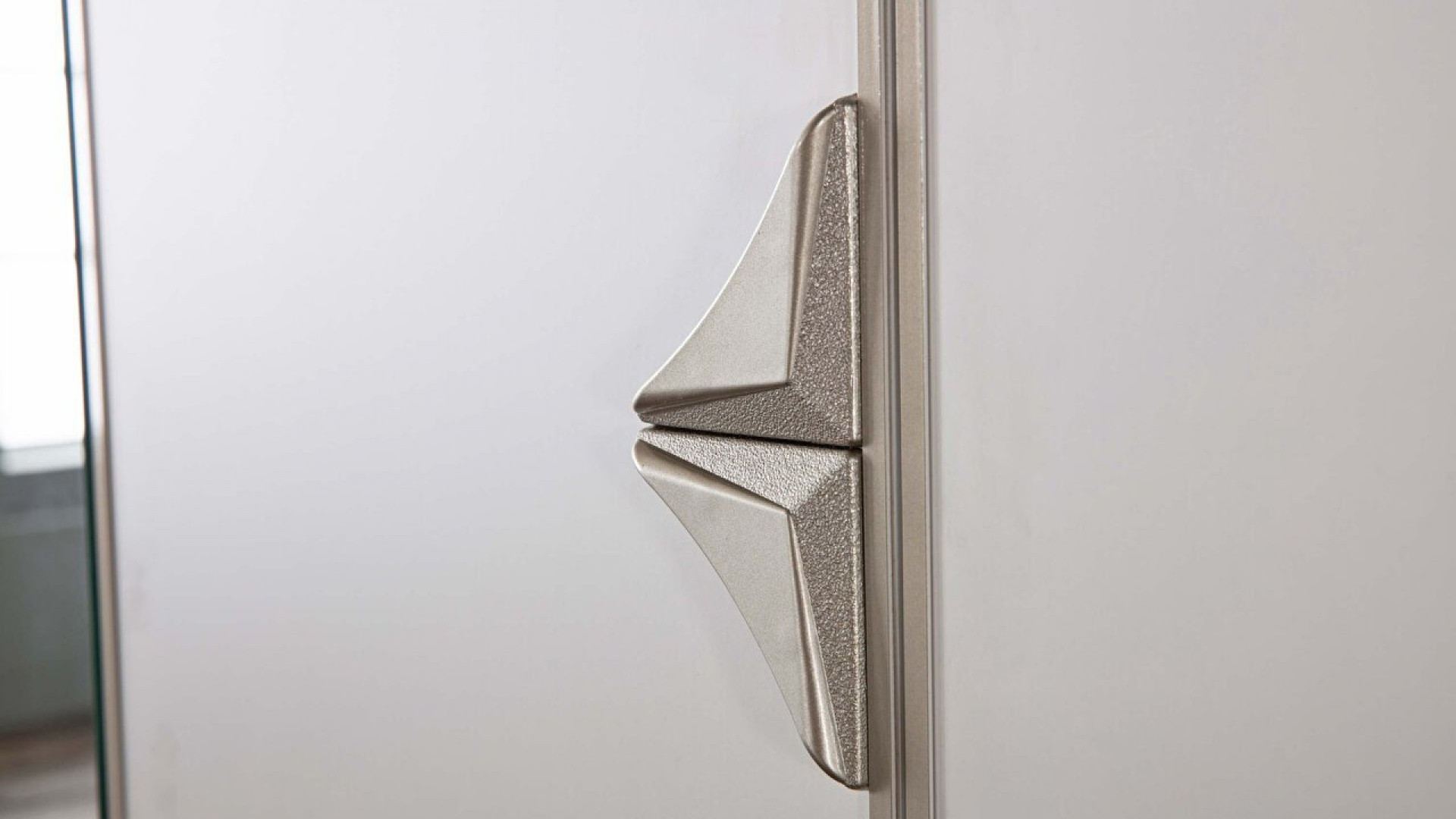 Leny 4-türiger Schrank