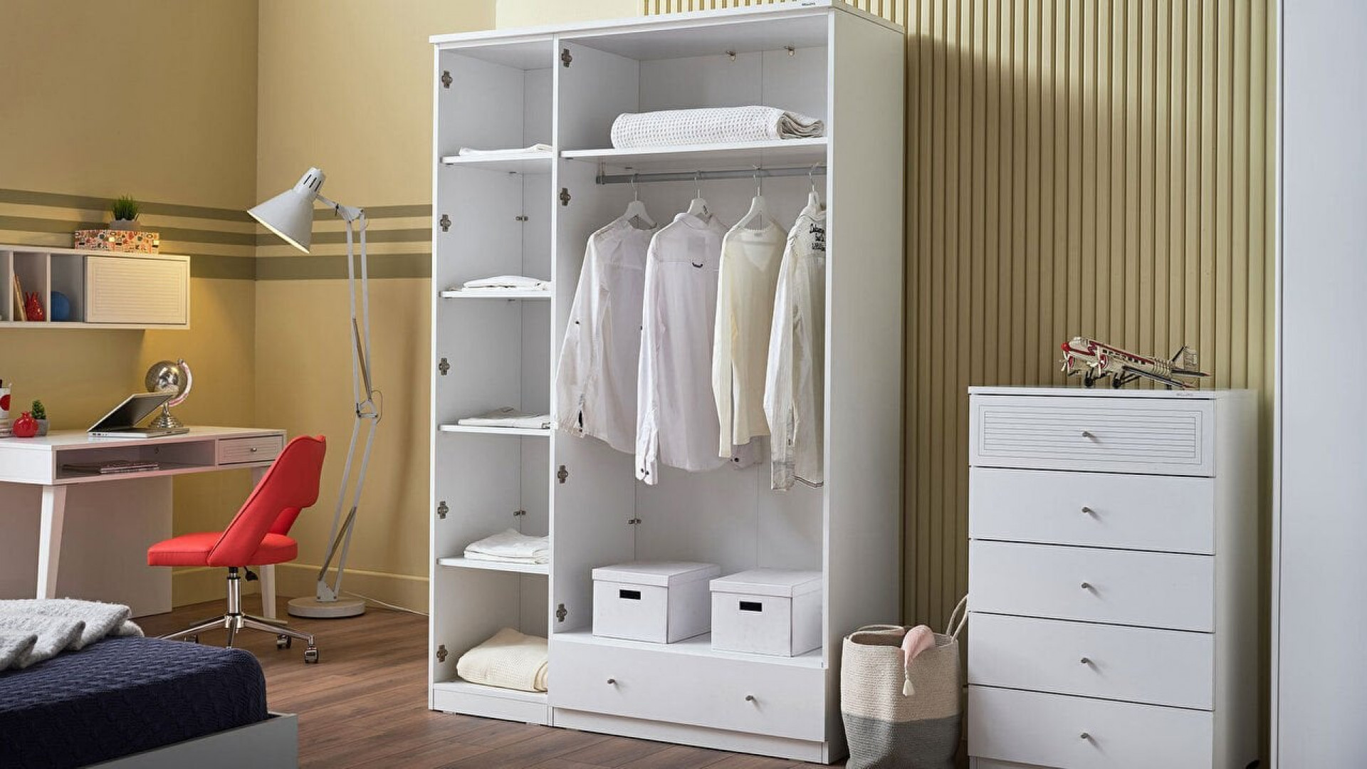 Majer 3-türiger Kleiderschrank