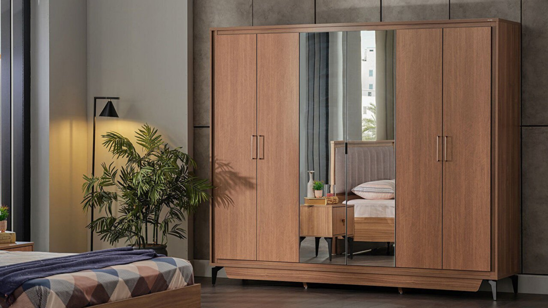 Monaco 6-türiger Schrank