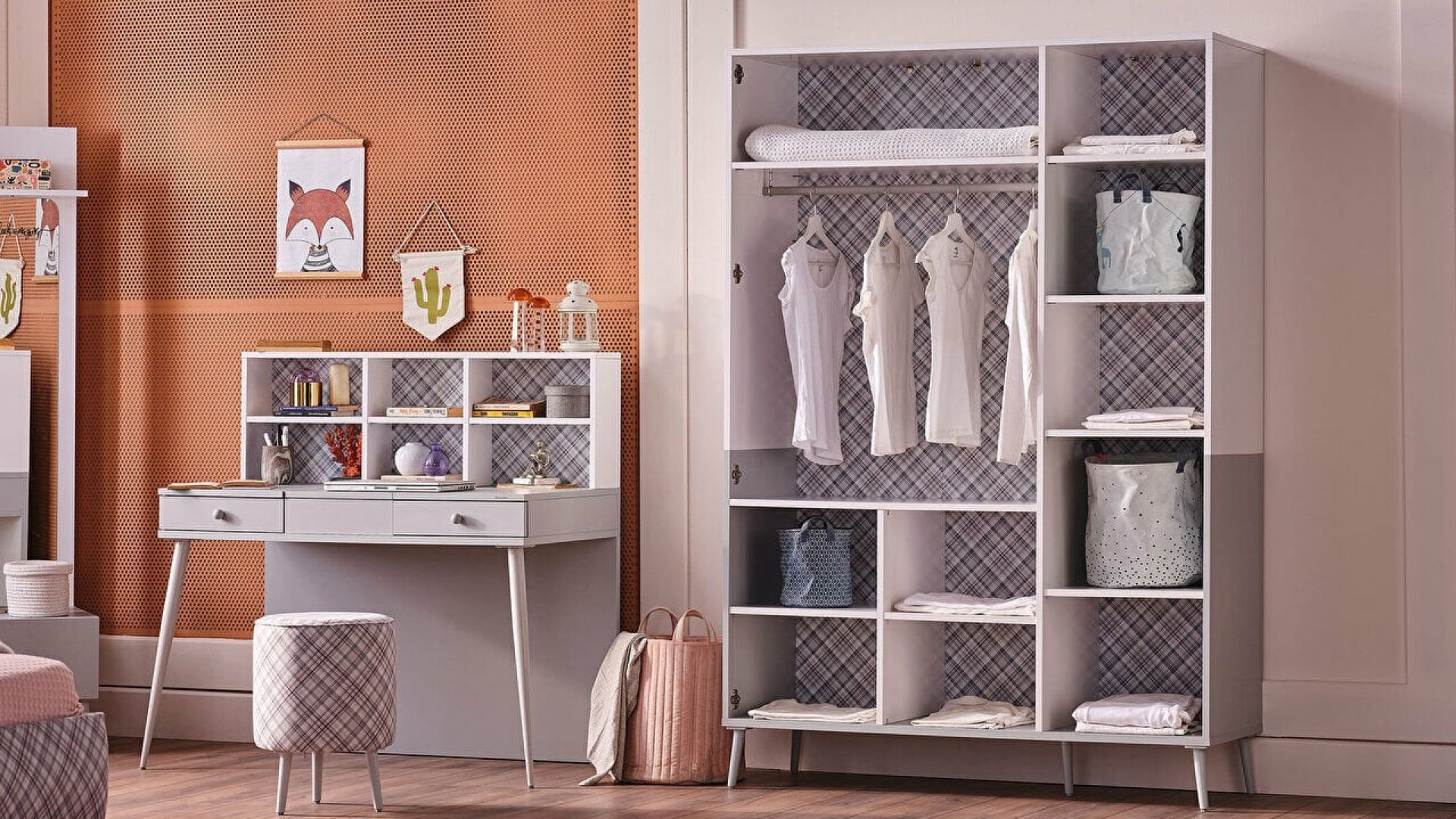 Selina Jugendzimmer 3-türiger Kleiderschrank