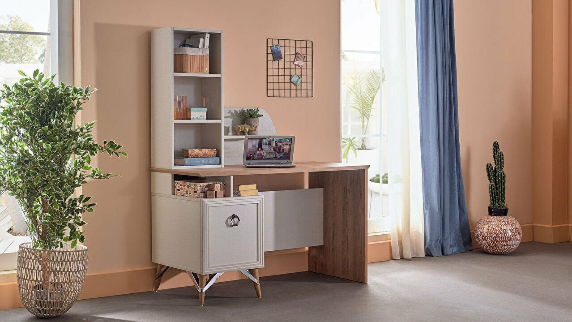 Valencia Schreibtisch