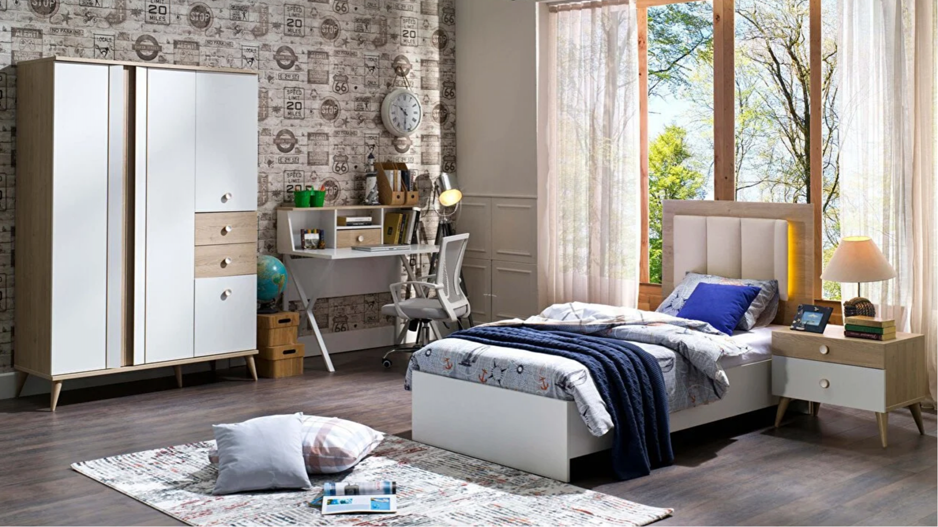 Intro 3-türiger Kleiderschrank