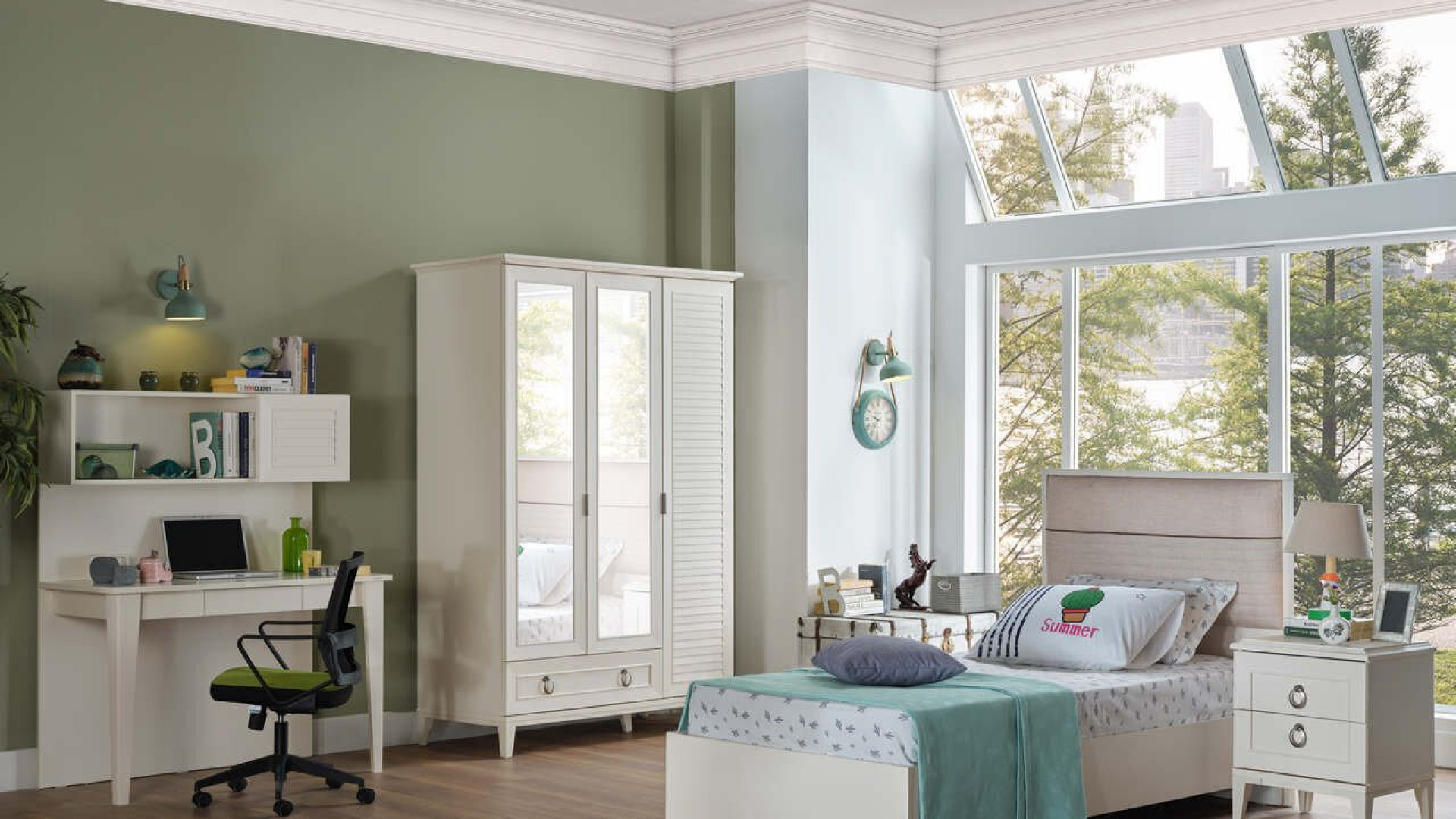 Vilza 3-türiger Kleiderschrank